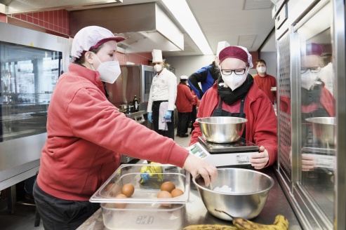 Zubereitung des Schulessens
© gpe Zubereitung des Schulessens
© gpe